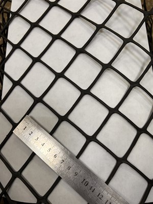 Сетка пластиковая- Ромбическая 40х40 Черная (1,5х20) Б (п.м.) - фото 5197